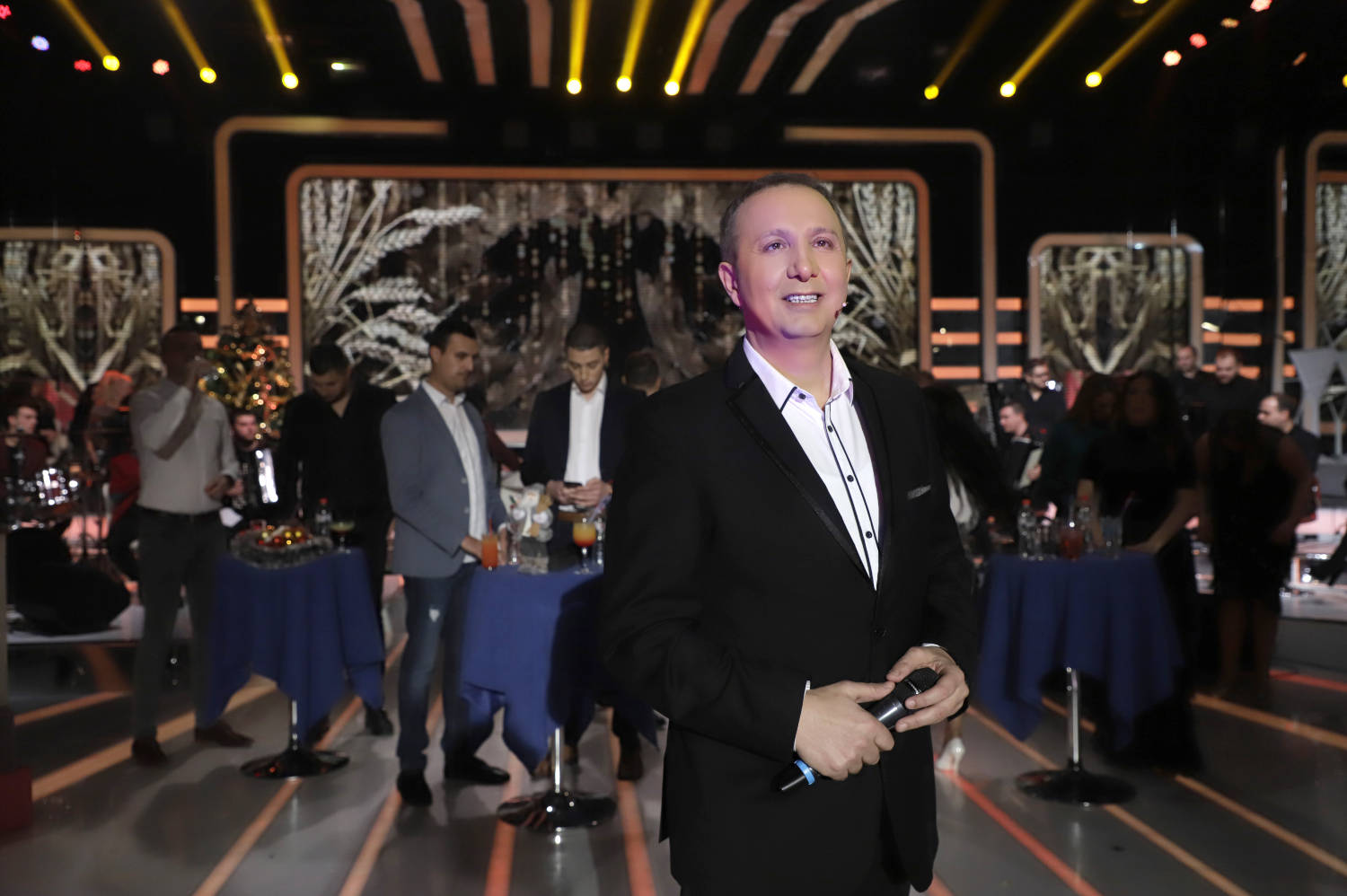 BOŽIĆNO izdanje emisije GRAND KOKTEL! 2 f78e6a3ad2bfb9a1671921561e3e9a1cea1ac2d3