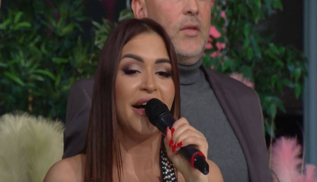 ''OVO JE FENOMENALNO'' Aleksandra Mladenović POKIDALA ''Molitvu'' Marije Šerifović (VIDEO) 2 f912ba65fe0d71fda49281377619c7c6e78c7c10