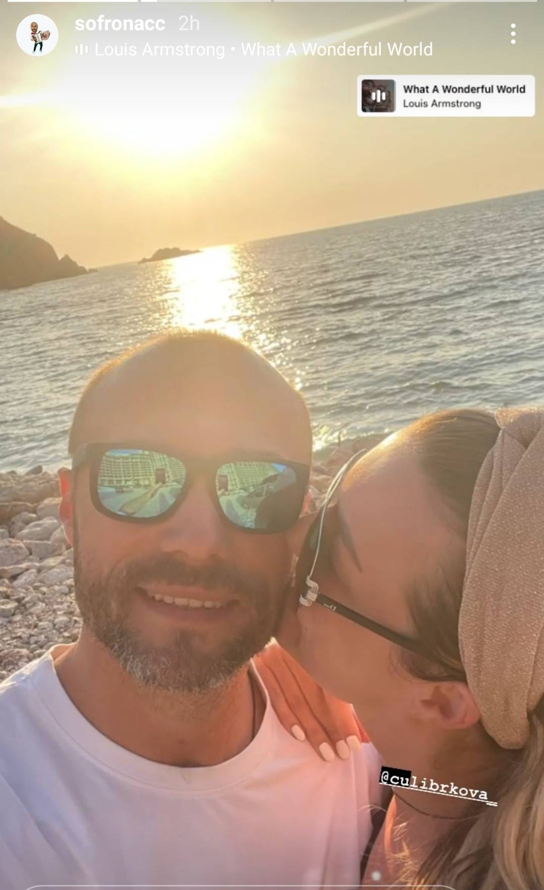 Sofra pokazao trbušnjake i devojku (FOTO) 2 f970da6f1c984866f4c85135cf5d70e50931ea37