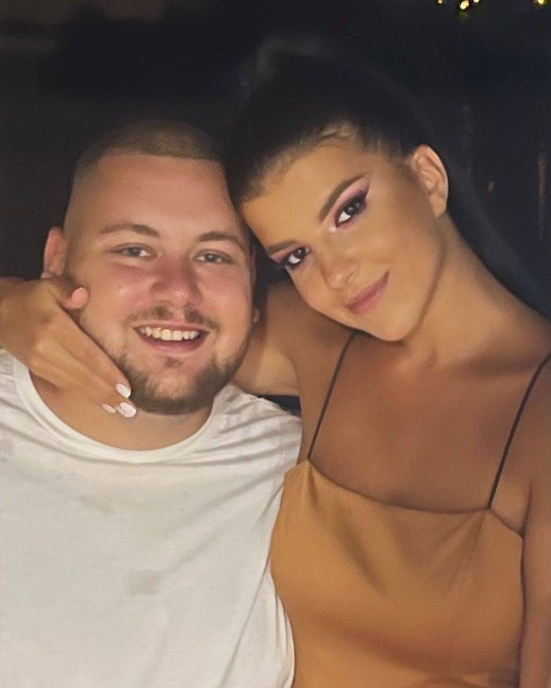 Prva objava Đanijeve snajke nakon vesti o razvodu: Sada je jasno u kakvom je odnosu sa Markom (FOTO) 6 f9b883a5eb3f8f0b1a32b1cbb4eca5ceb03fb558