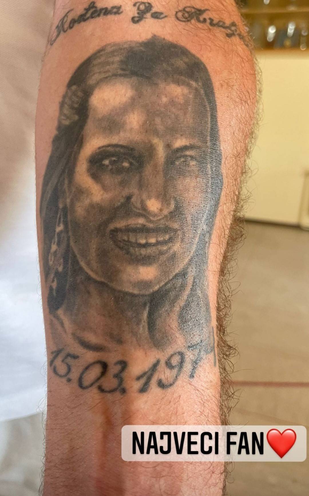 NIJE REALNO Janin fan ISTETOVIRAO njen lik: "Rođena da bude KRALJICA" 3 f9c93fdf726a7575b784e1c4d5334cd3a14f5f1e
