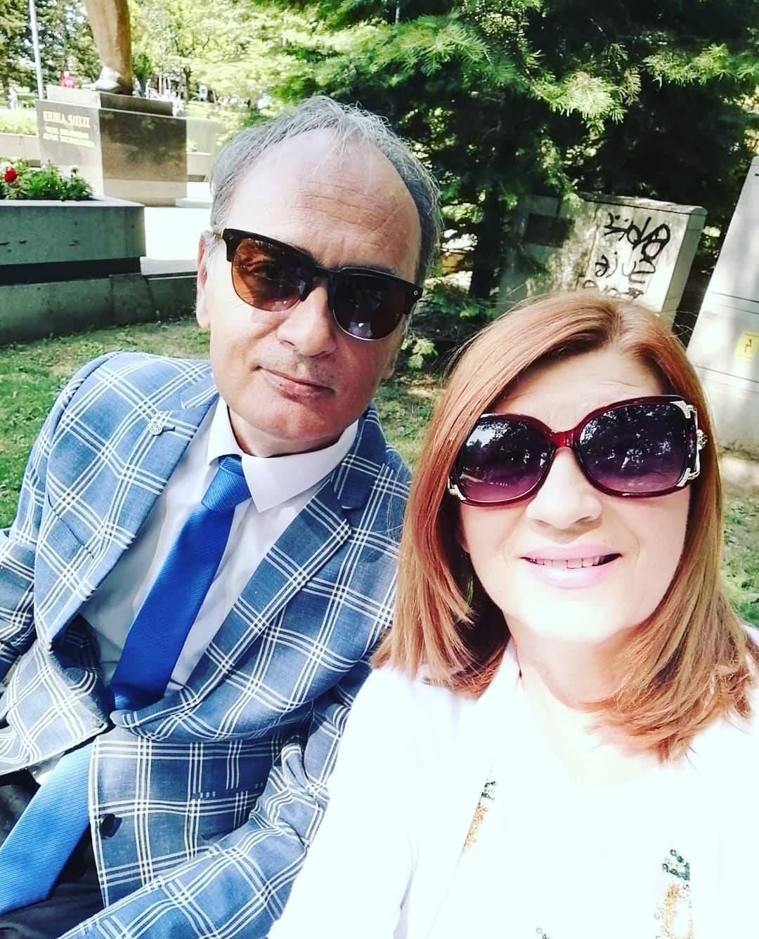 Muzički par je već 32 godine u braku, a na njihovoj svadbi pevala je Ceca i evo kako je sve izgledalo! (VIDEO) 2 fb2d8526e0342dd7108d290a7331e54be1a0f6b2