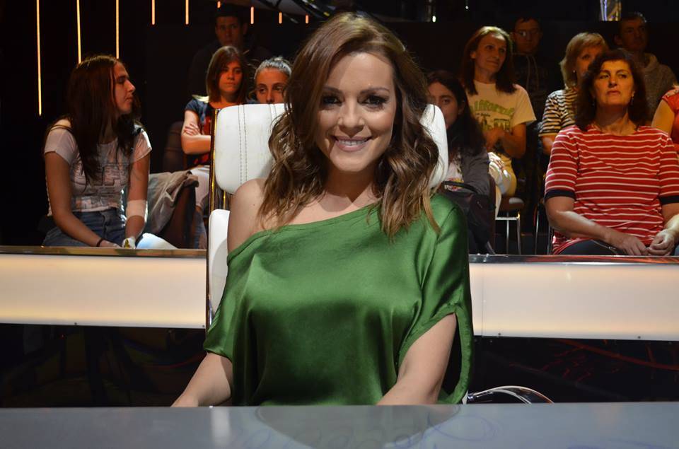 NIKAD ZGODNIJA: Jelena Kostov ponovo pred kamerama (VIDEO) 2 fba6d6089f70c32b5635dee987ae0ab5896c5826
