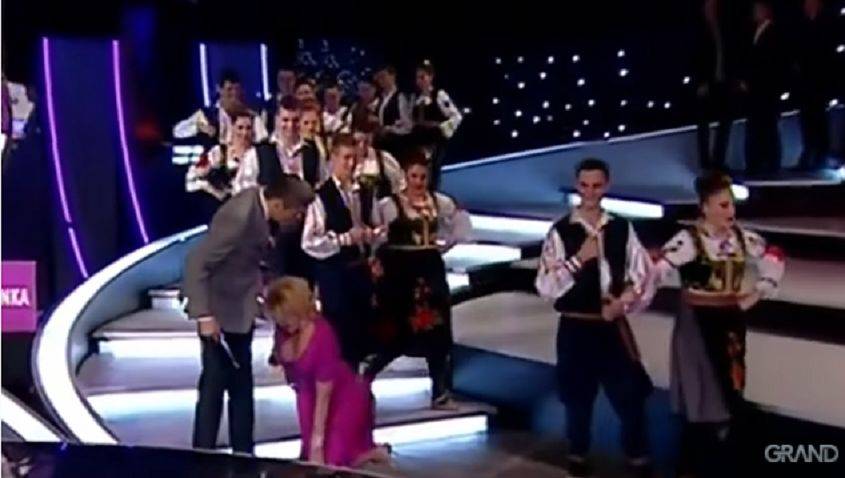 URNEBESNO: Najgori padovi poznatih (VIDEO) 3 fc88f2f39c55ee17b94baca16a76c5c877189a7f