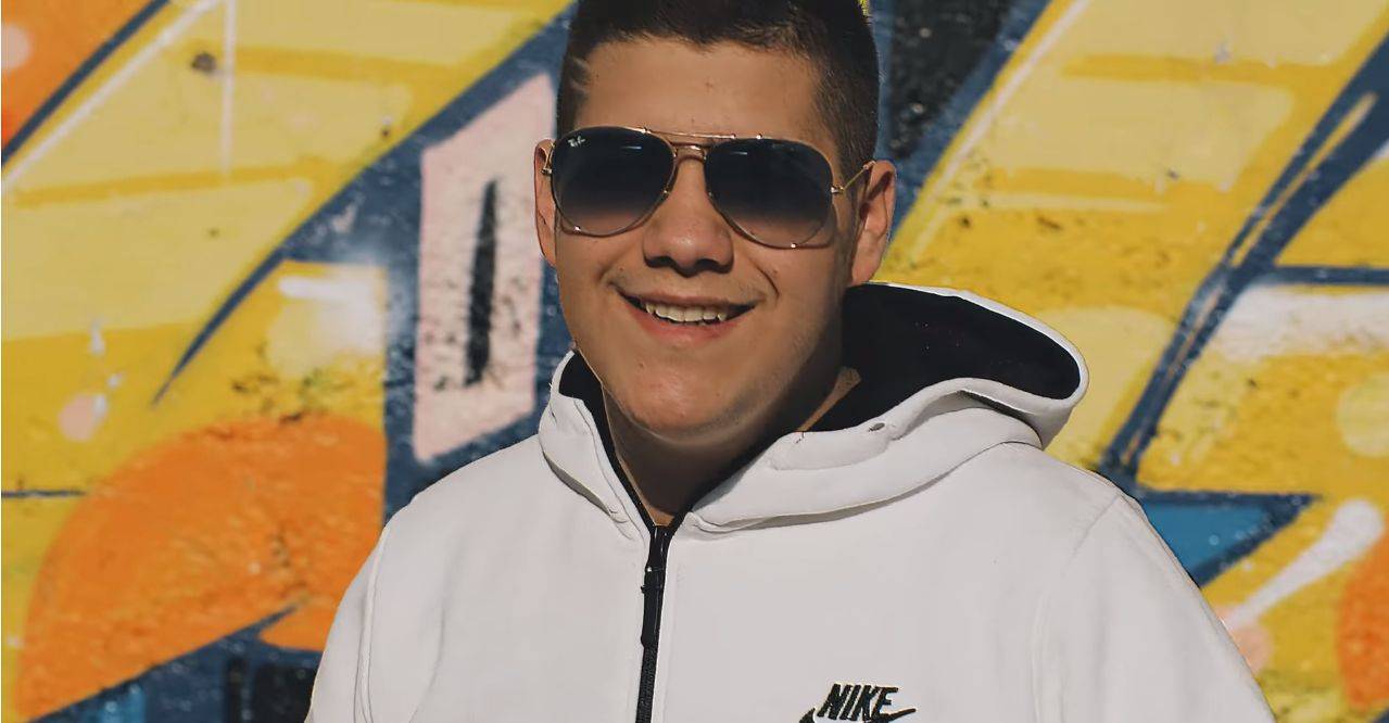 Sava Čiplić obradio hit Zehre Barjaktarević, fanovi ubeđeni: "Ovaj momak će sačuvati narodnu muziku" (VIDEO) 3 fd5cd2f8a7be15ad45df8566acfca7062866bab5