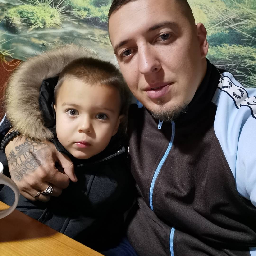 Amar Gile: ŽELIM TI SVU SREĆU KOJU SI TI MENI PODARIO! Evo ko je pevaču učinio život lepšim (FOTO) 2 ffd7a0612d2e190b28601a8e64fccf2db7a73a73
