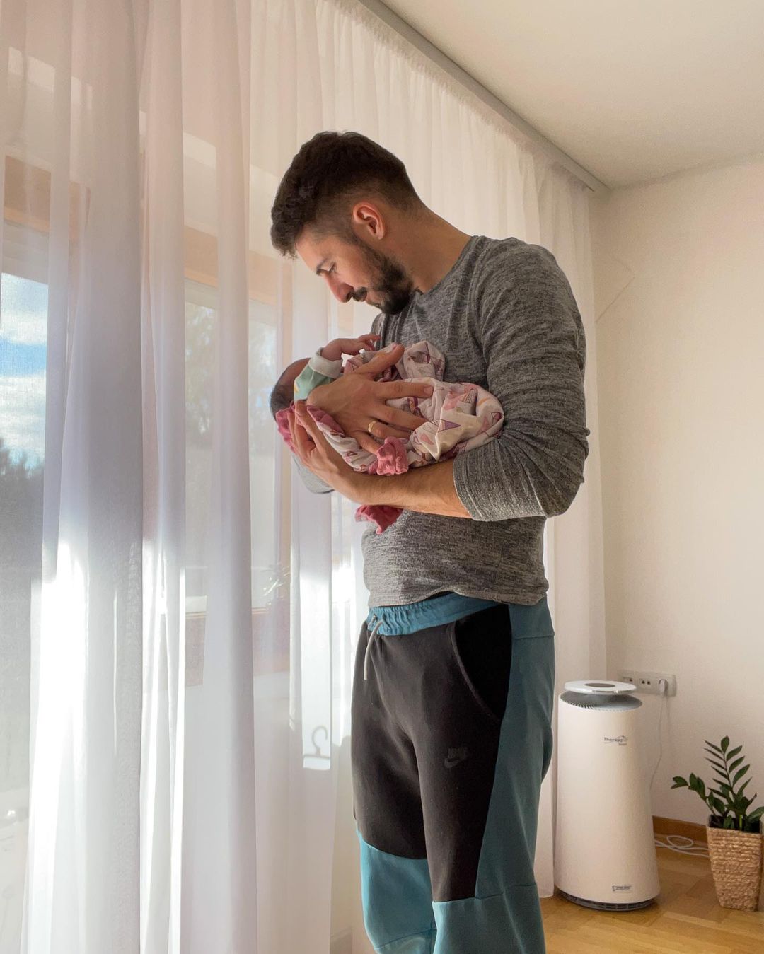 Zvezda Granda podelio prvu fotku NASLEDNICE, komentari pljušte! (FOTO) 2 310834955 1085812155411537 8471979518762221426 n