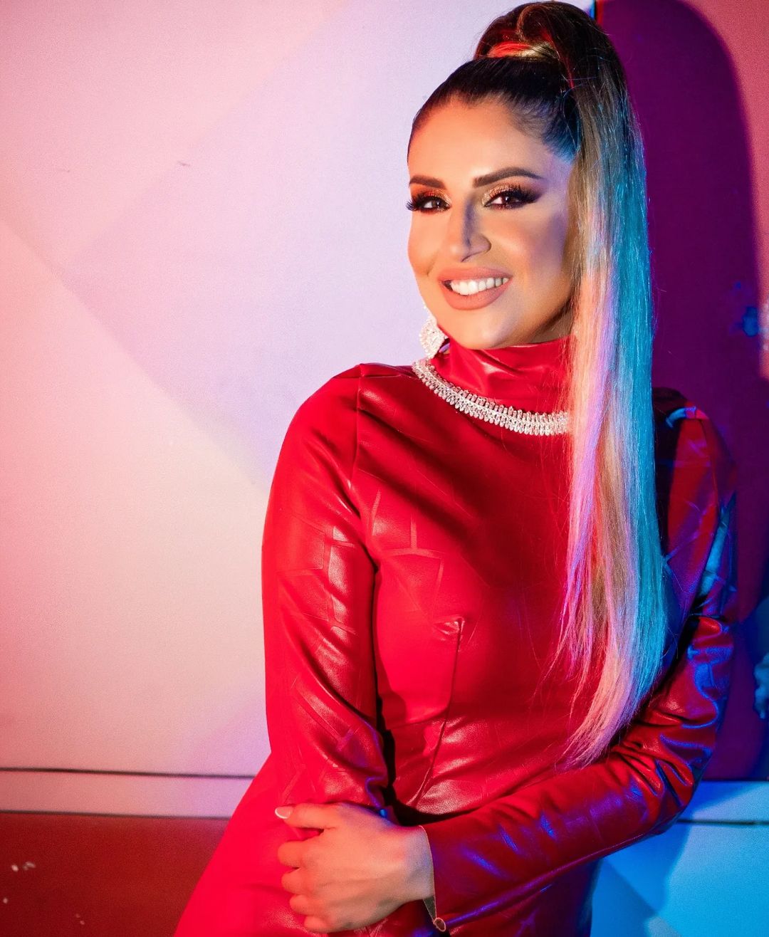 RITAM KIDA! Nevena Nensy Stojanović novom pesmom digla prašinu (VIDEO) 5 311603490 143766841727521 5684223125351581875 n