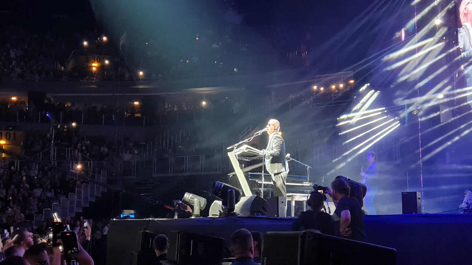 KAPA DOLE: Saša Matić zapevao pesme muzičke legende, zavladala NEVEROVATNA EMOCIJA (VIDEO) 4 IMG 20221021 WA0057 1