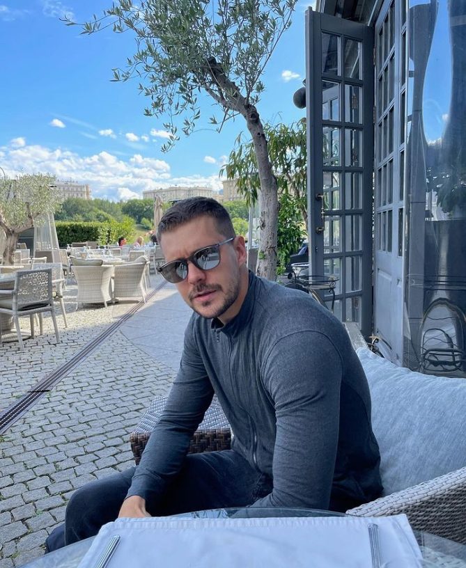 Milos Bikovic 1