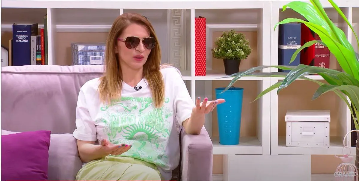 ''Učio me je da ne delim ljude, a onda nije mogao da prihvati da se udajem za Roma'': Pevačica imala ogromnih problema sa ocem zbog ljubavi 6 Natalija Trik FX