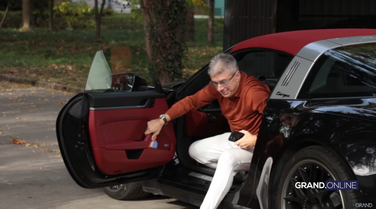 Saša Popović za čas skine kilograme, ovo je ishrana najmoćnijeg čoveka na estradi: Nema gladovanja, evo šta jede za ručak i večeru 7 Sasa Popovic auto