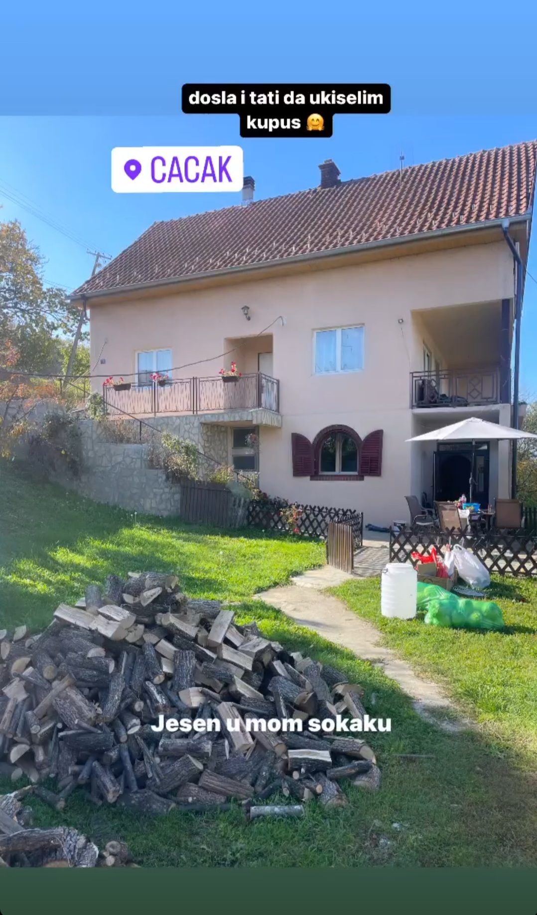 Na sceni MEGA RIBA, u kući prava domaćica! Pevačica se pohvalila kako STAVLJA ZIMNICU 6 Screenshot 20221026 210449 Instagram