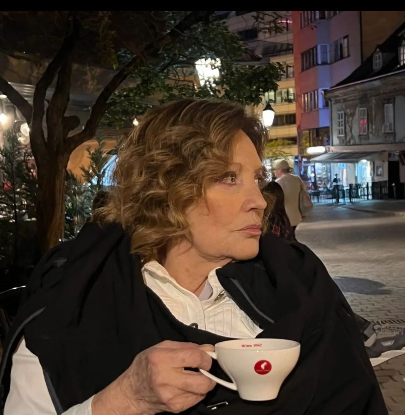 Tereza Kesovija hitno prebačena u bolnicu nakon što joj je pozlilo, oglasila se i otkrila kako se oseća: "Bude dosta bolno" 2 Tereza Kosovija