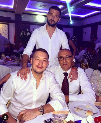 Braća za PRIMER! Živkovići pokazali kako provode ZAJEDNIČKO VREME, pa se pohvalili nečim na čemu su im svi MUŠKARCI pozavideli 2 Untitled
