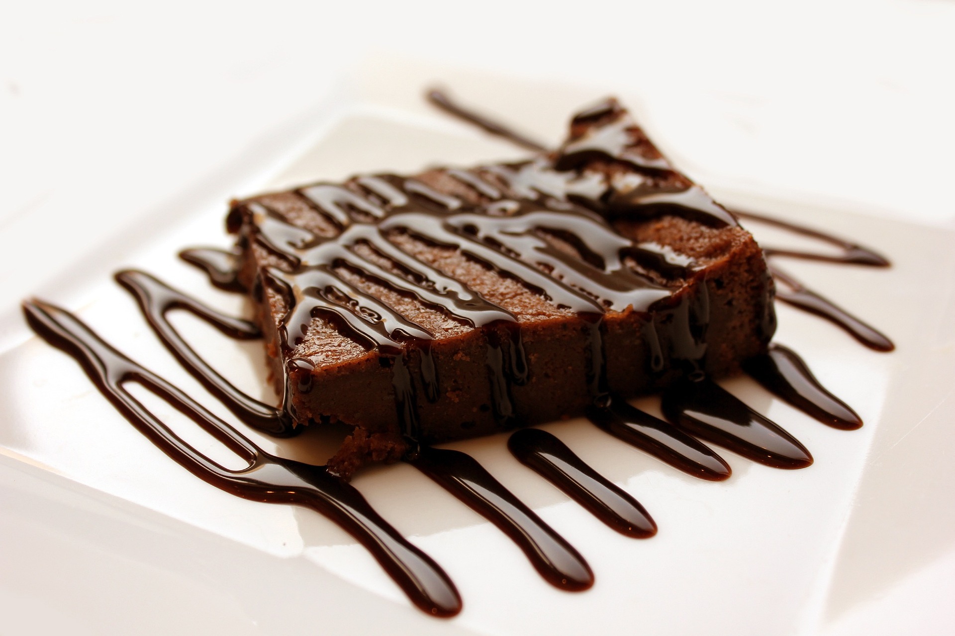 PROVERENO NAJBOLJI KOLAČ OD ČOKOLADE: Potrebna su vam samo TRI sastojka 6 brownie 548591 1920