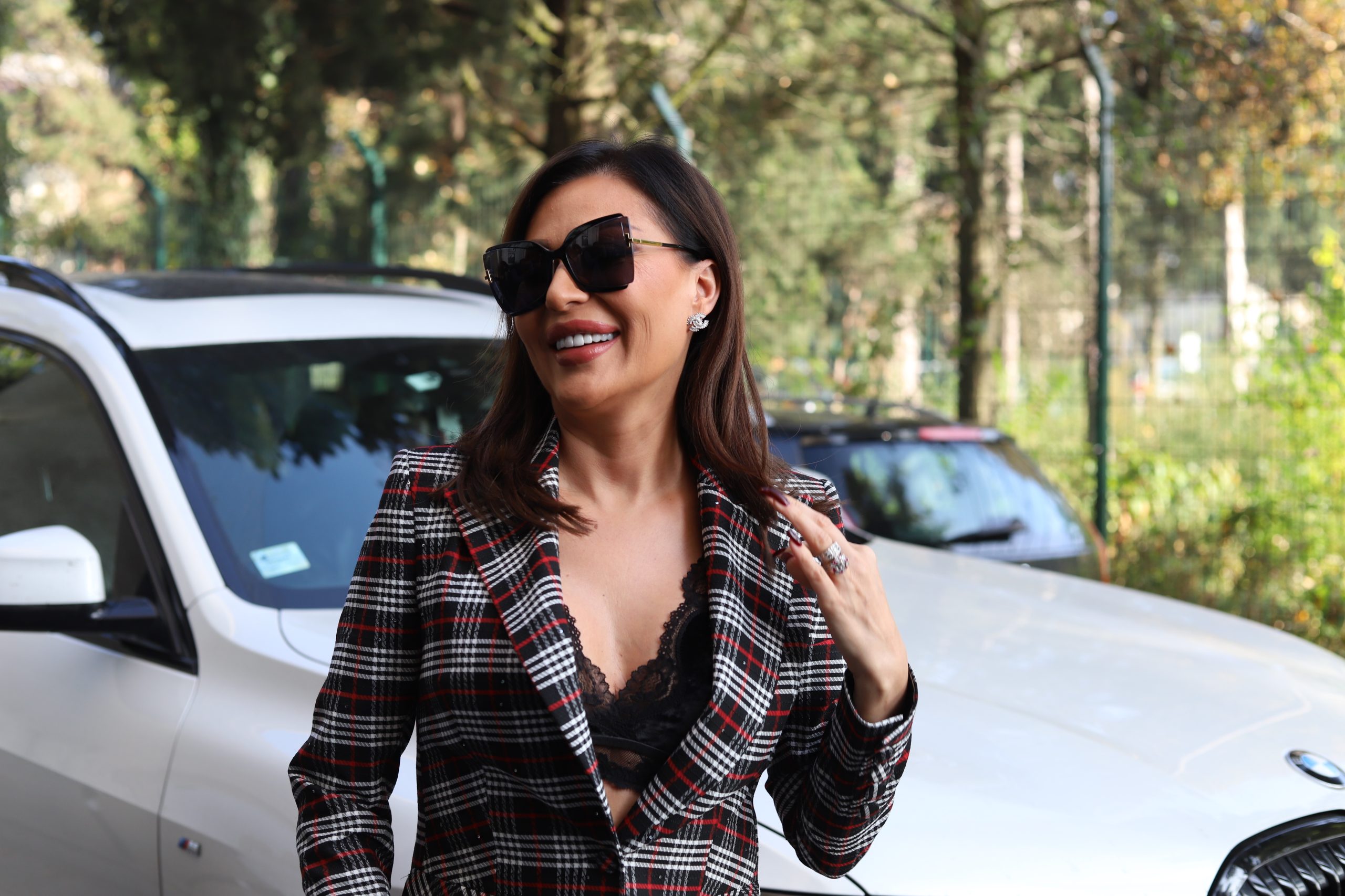 Izazovno i ELEGANTNO: Ceca u odelu izgleda nikad zgodnije 7 ceca r