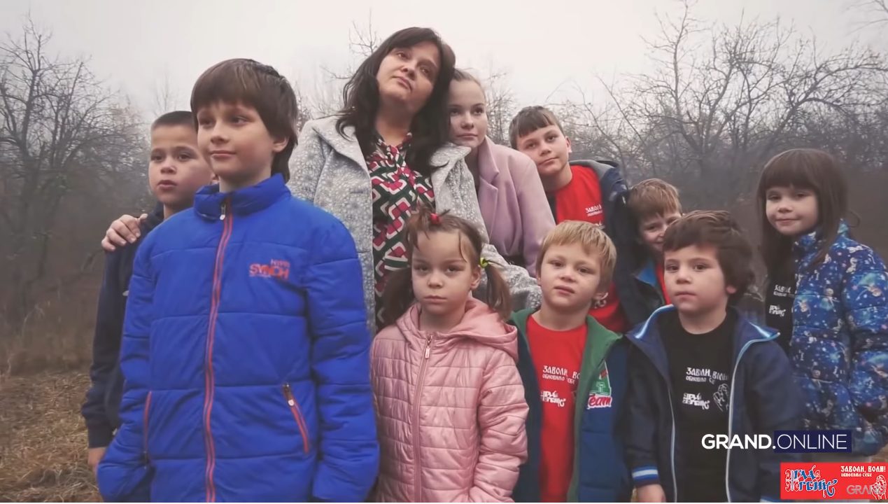 Samohrana majka 11 dece: "Trudim se da budem hrabra žena" (VIDEO) 4 majka 11 dece maja 1