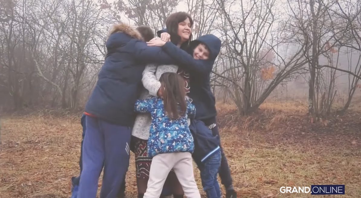Samohrana majka 11 dece: "Trudim se da budem hrabra žena" (VIDEO) 2 majka 11 dece