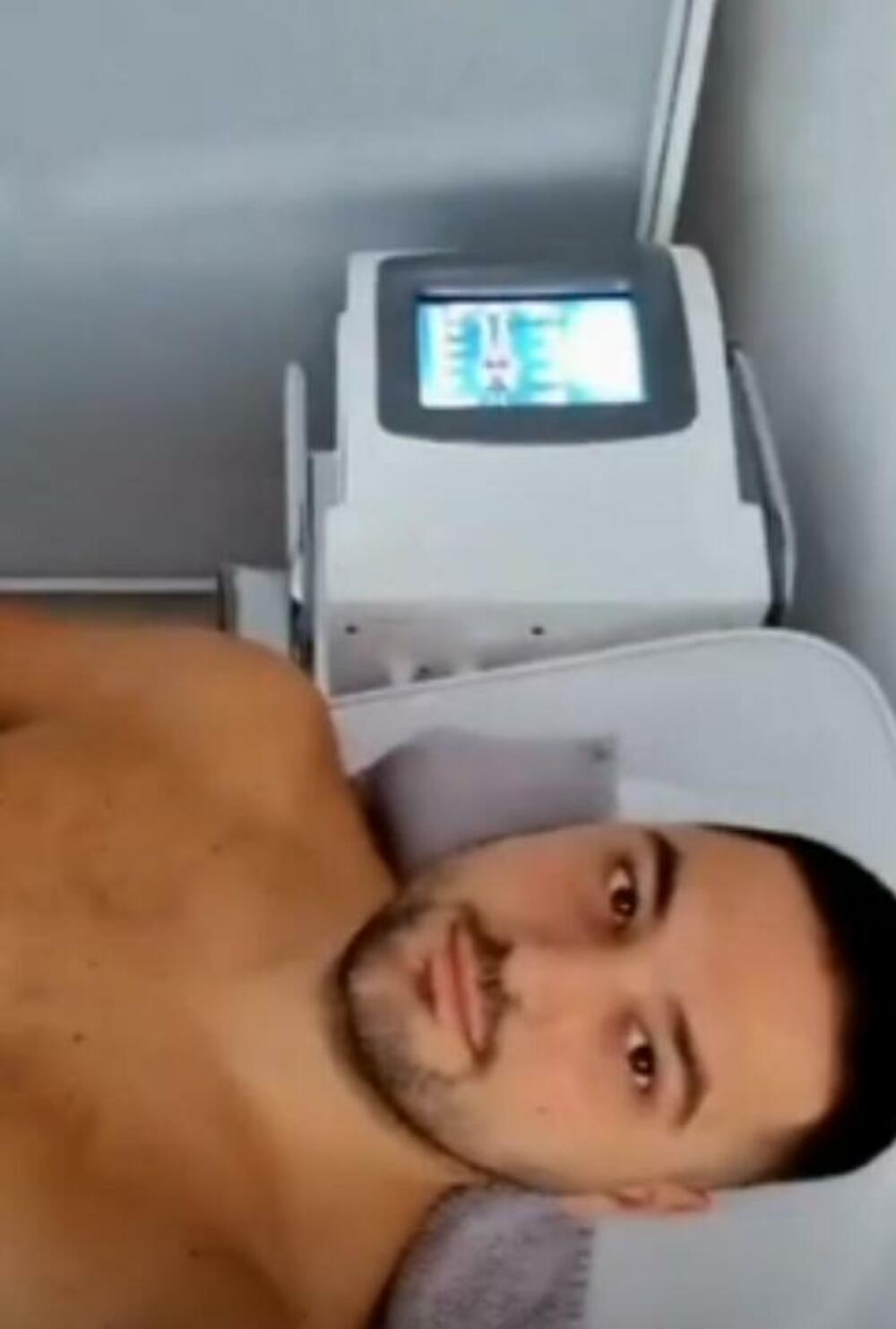 DEVOJKAMA PALE VILICE! Nikad VRELIJE izdanje Ljube Perućice, isplivale HOT slike (FOTO) 6 3242098 screenshot 42 ff