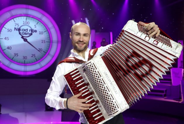 ALEKSANDAR SOFRONIJEVIC SOFRA FOTO MUNJA OK 3