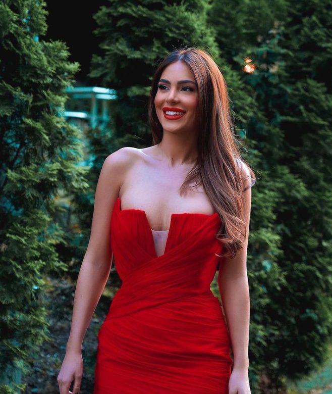 Anastasija Raznatovic 7