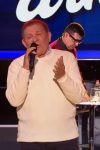 SUZE DA TI KRENU: Miloš Bojanić novu pesmu posvetio PORODICI, voditelj se rasplakao (VIDEO) 4 Milos 1