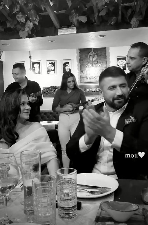 OŽENIO SE NIKOLA RAĐEN! Mlada je sijala u prelepoj venčanici u kojoj se nazirao trudnički stomak (VIDEO) 7 Nikola Radjen 2