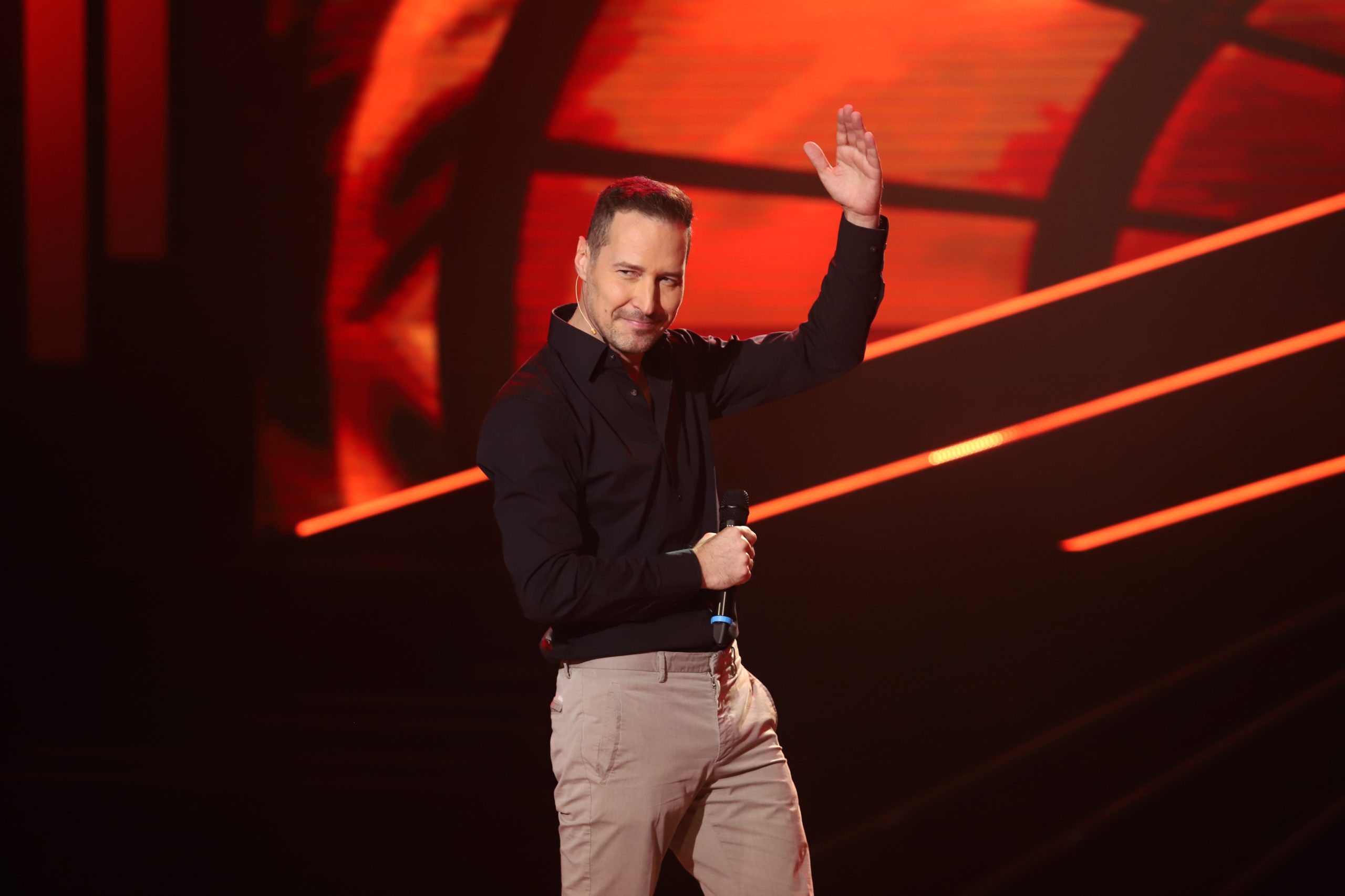 Peđa Jovanović otkrio kako je pobedio alkohol, prve korake započeo na nemačkom jeziku: "Kao da je neko ugasio prekidač u mojoj glavi" 7 PEDJA JOVANOVIC NNK SNIMANJE 12102022 FOTO ELENA 23 ok