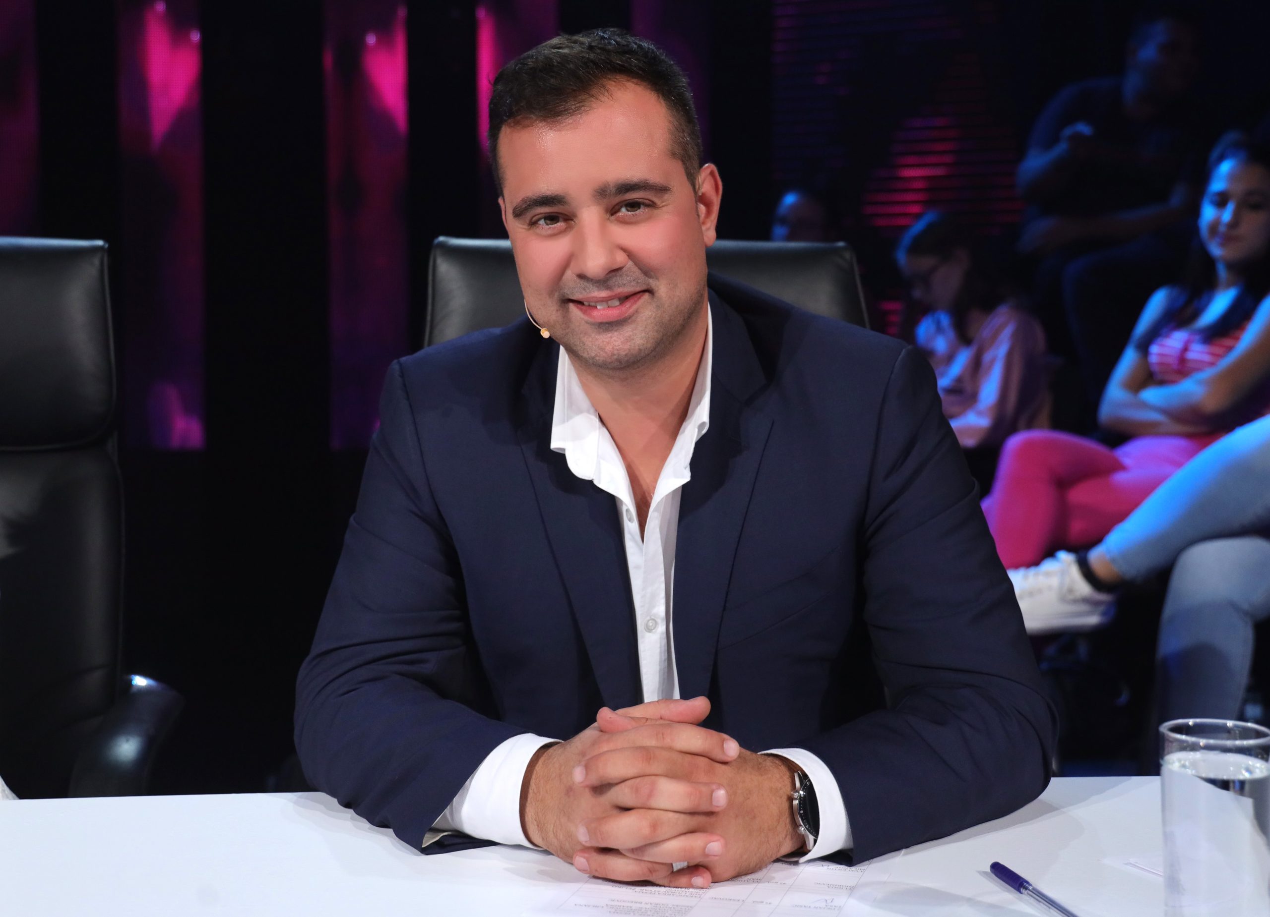 Ovo se zove sestrinska ljubav: Voditeljka poznatom bratu za rođendan uputila najdirljivije reči 5 STEFAN BUZUROVIC NNK SNIMANJE 30092022 FOTO MUNJA 14 ok 2