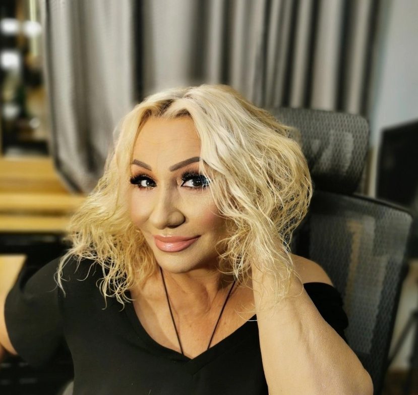 "Mislim da bih skrenula načisto" Vesna Zmijanac progovorila o oporavku posle operacije: "Nikolija nije bila za to da se vratim" 6 Vesna Zmijanac 2 1