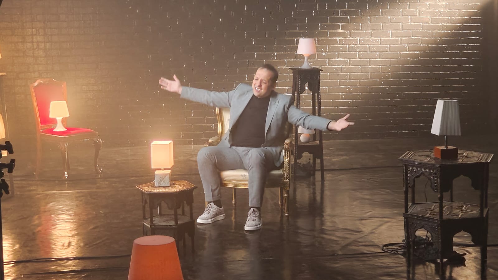 Emir Habibović ŠOKIRAO publiku: Šabanov naslednik promenio muzički stil (VIDEO) 4 image01