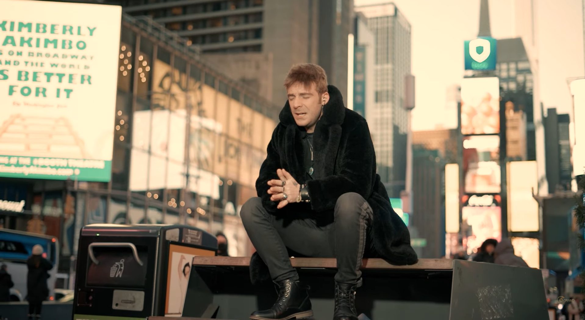 Ceo život Aleksandra Josifovskog stao u 3,5 minuta! Roker pokazao nežniju stranu, fanovi u čudu: "Kakva emocija, prelepo" (VIDEO) 9 josifovski