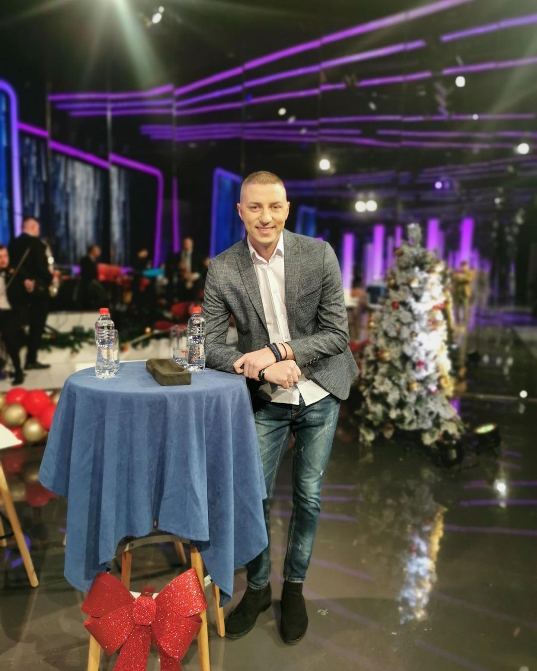 Pevač sumirao godinu i otkrio planove za sledeću: "Sin stiže u aprilu, to je neopisiva sreća" 2 321049433 1224056124850349 2115423651924247066 n