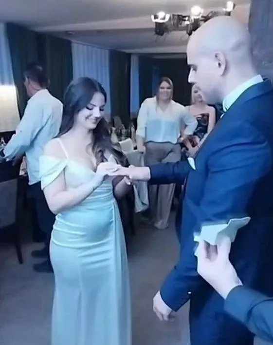 KO JE SUPRUGA MIŠELA GVOZDENOVIĆA? Osvojila ga jednom osobinom, a sada ČEKAJU DETE 9 4b97acde068ab0d7c0d3da07ca041f4d706c0f55