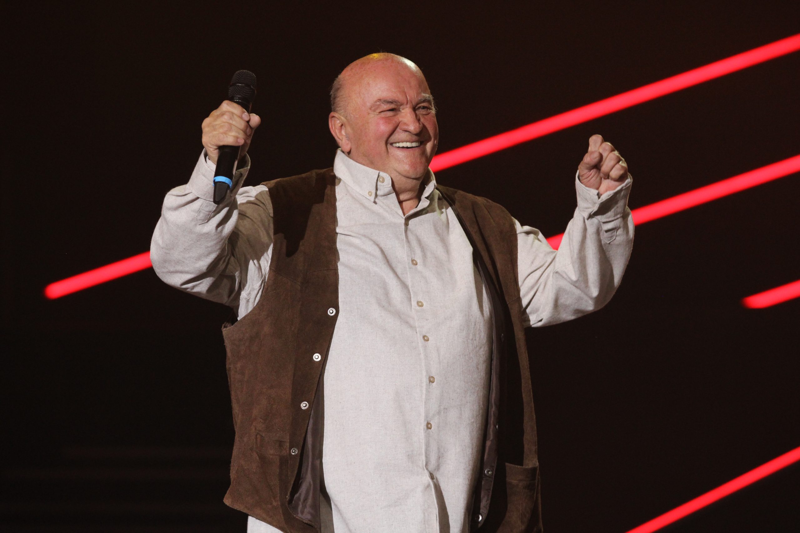 STUDIO U SUZAMA! Veteran posvetio nastup prerano preminulom sinu: "Vaš Vlada je sa ovog sveta otišao ponosan na oca" 9 IMG 0186
