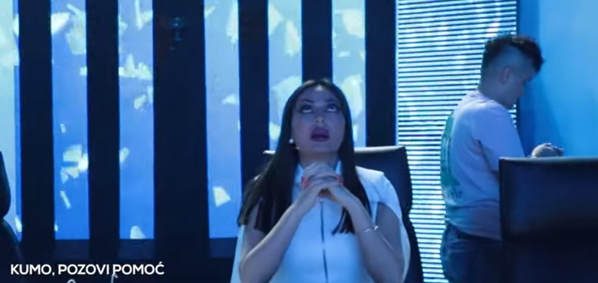 "Zna se ko je super žena" Sanja Kužet doživela nezgodu na snimanju, Mili joj odmah pritrčao u pomoć (VIDEO) 3 ceki