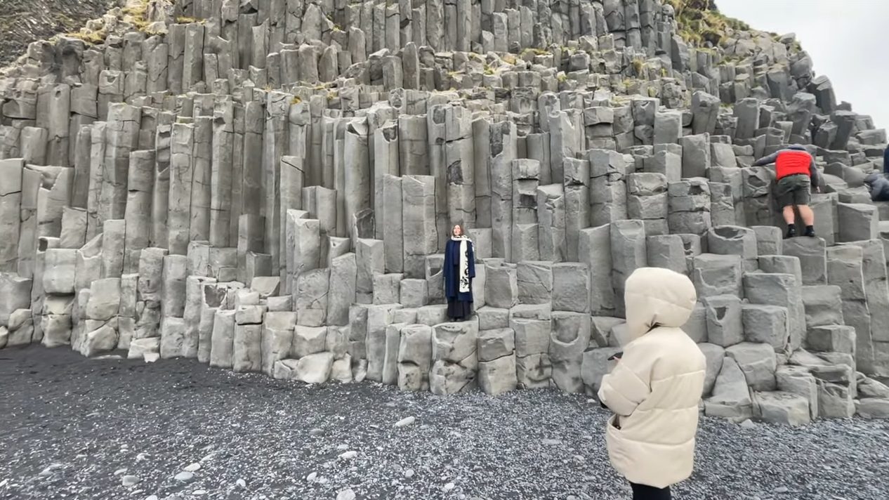 TALASI SMRTI MOGLI SU DA BUDU KOBNI! Džejla preživela neverovatne stvari na Islandu: “BAŠ SE UPLAŠILA” (VIDEO) 11 dezjla vulkan