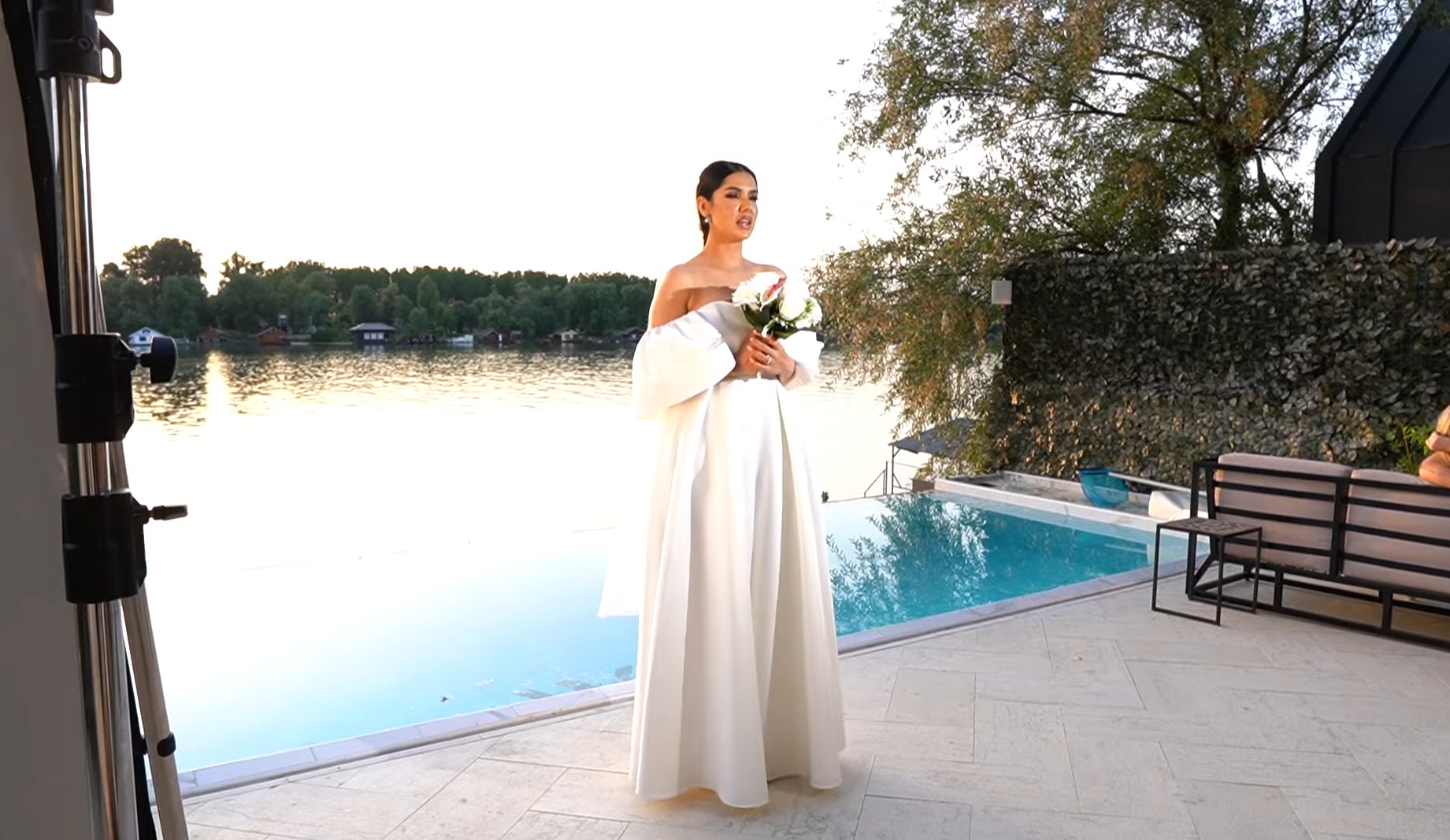 Tanja Savić se SLOMILA na snimanju spota, pa zakukala: "Al' sam se nalupetala" (VIDEO) 8 tanja 5