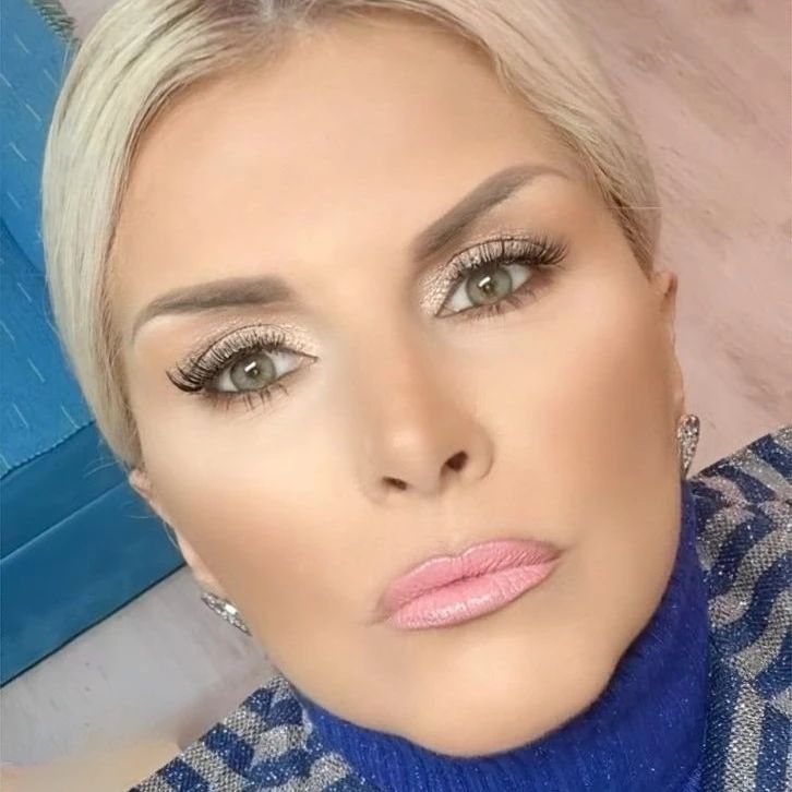 Poznata pevačica je oterala sa bine, kolege ogovarale iza scene, a komentar Lepe Lukić je top: „To nikad neću zaboraviti“ 6 322518177 836095284162587 6577289439937550077 n