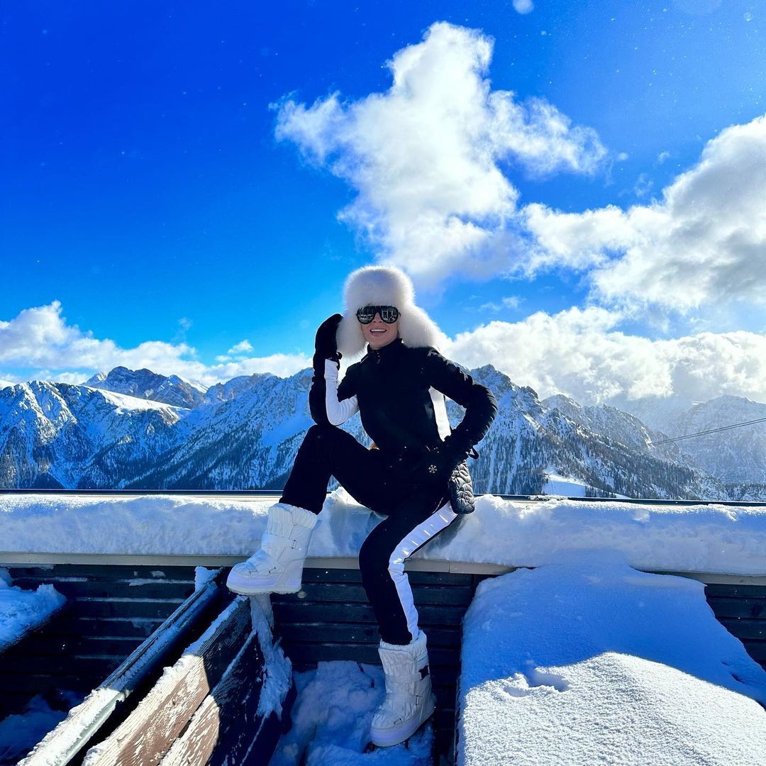 ZIMSKA BAJKA: Ana Sević otputovala na skijanje, pa ZAKOPČANA DO GRLA USIJALA MREŽE (FOTO) 8 324546622 724334155716512 6581123980664016936 n