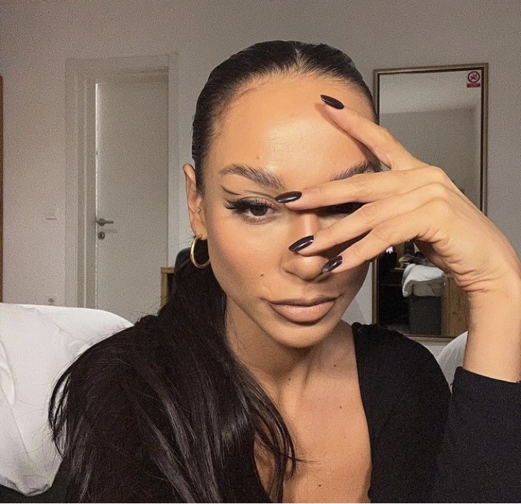 "Žao mi je majke, život mi se raspada" Edita u emotivnoj ispovesti iznela sve detalje tuče sa sestrom (FOTO) 4 IMG 1581