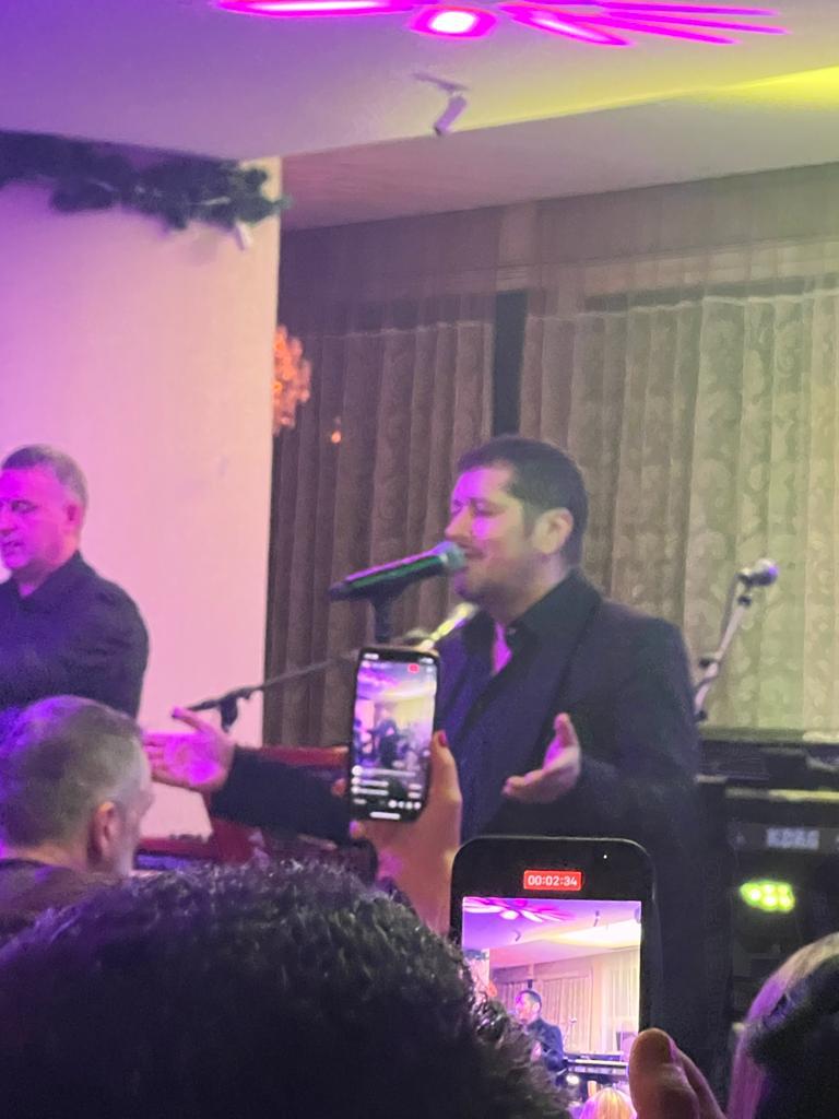 Muzički spektakl na moru: Pejović ukrstio glas sa Goranom Karanom, Rozga oduševila stasom i glasom, publika u transu (FOTO,VIDEO) 5 PHOTO 2023 01 01 23 38 57 2