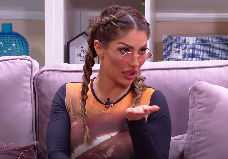 ODREKLA SE PRIJATELJSTVA: Pevačica o Dalili ni reči: "Ne želim da joj dajem prostor" (VIDEO) 4 Irma Serjanic gostovanje u emsiji Grand magazin