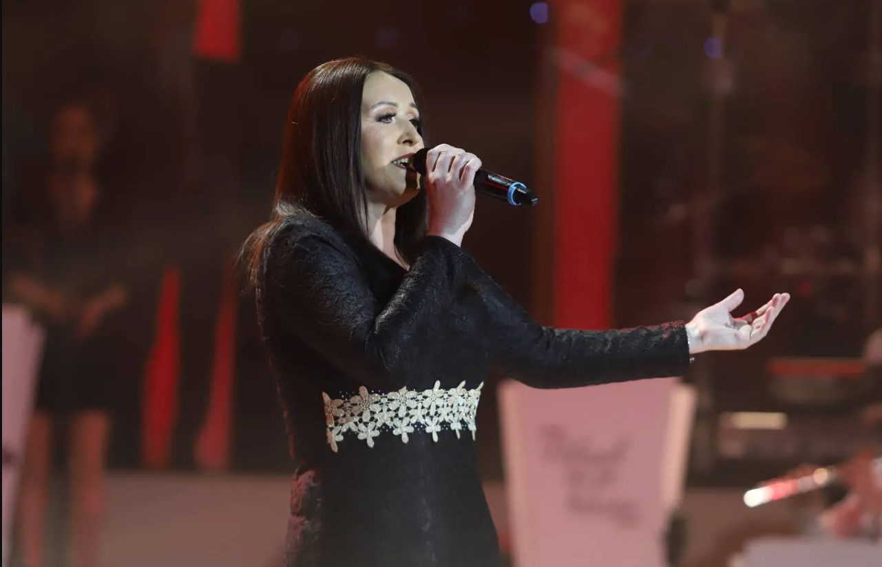 Takmičarka sa 15 godina ostala bez brata i sestre, a onda i bez roditelja: Njena životna priča rasplakala je gledaoce emisije "Nikad nije kasno" 7 ifeta dolgod nnk3