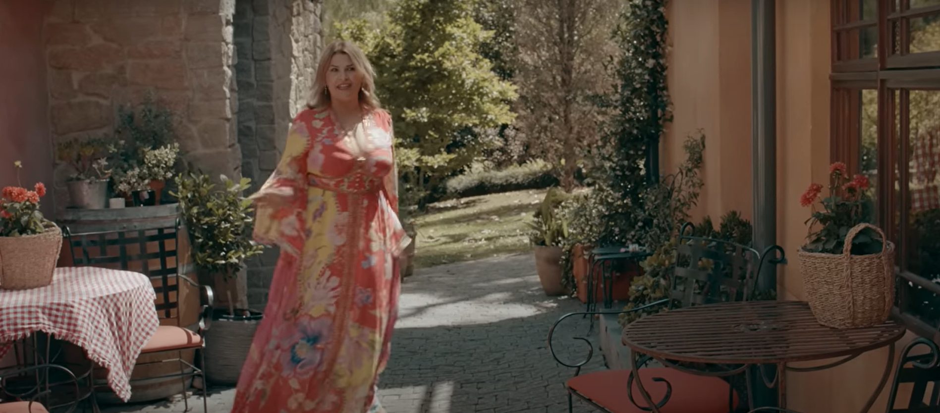 KAKVO IZNENAĐENJE! Kristina Voiku odlučna, Ivana Selakov umešala prste: "To je ZAVRŠENA STVAR"(VIDEO) 3 kristina 1