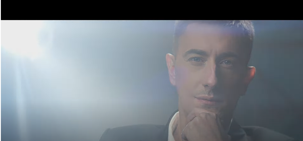 Mislili su da je ZABORAVLJENA ZVEZDA GRANDA, A ON SE VRATO JAČI NEGO IKAD: Neša Jovanović objavio STARI HIT U NOVOM RUHU i zakucao: "Bravo kralju" (VIDEO) 5 nenad jovanovic spot
