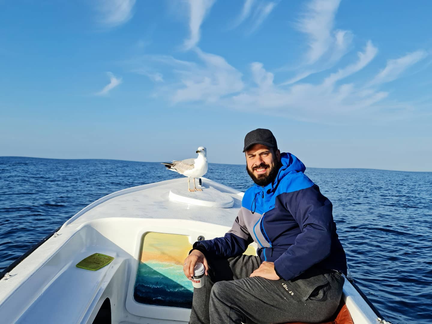 Šok prizor: Marko Rokvić hrče na javnom mestu, savladao ga umor (FOTO) 5 178930402 307981940696359 8579636310260402121 n 1
