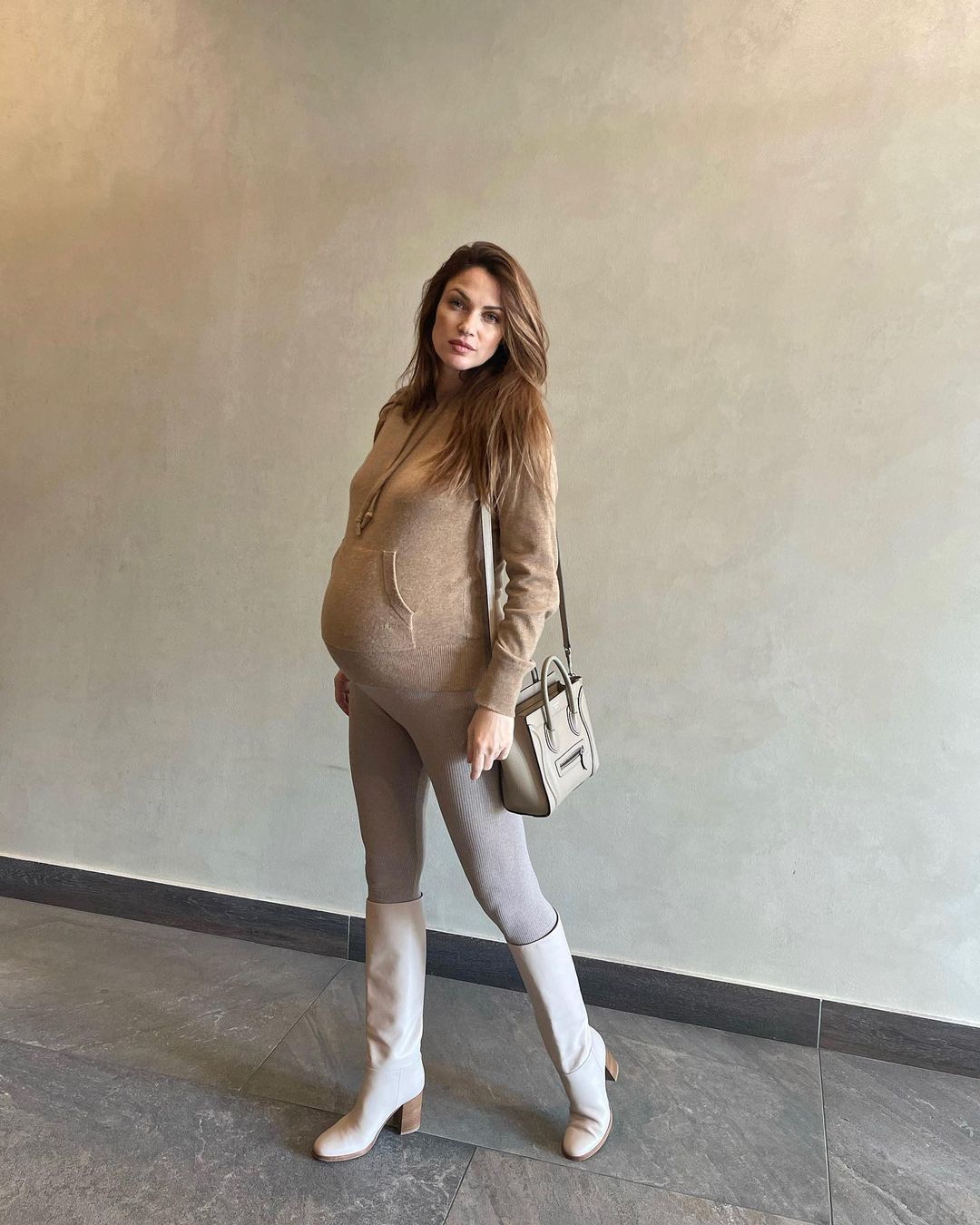 Da li je realno? Dva meseca nakon porođaja Rokvićeva supruga šokirala izgledom (FOTO) 5 325211265 202888025642432 6803327988343302711 n