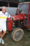 Ovako je nekada živeo Era Ojdanić: Hranio ovce i krave, a traktor mu je bio glavno prevozno sredstvo (VIDEO) 3 IMG 9827 1